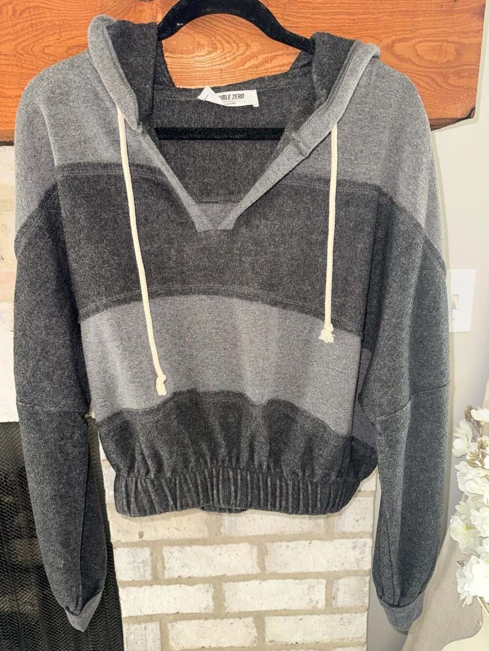 Double Zero Gray Colorblock Cropped Hoodie Sweatshirt with Drawstring